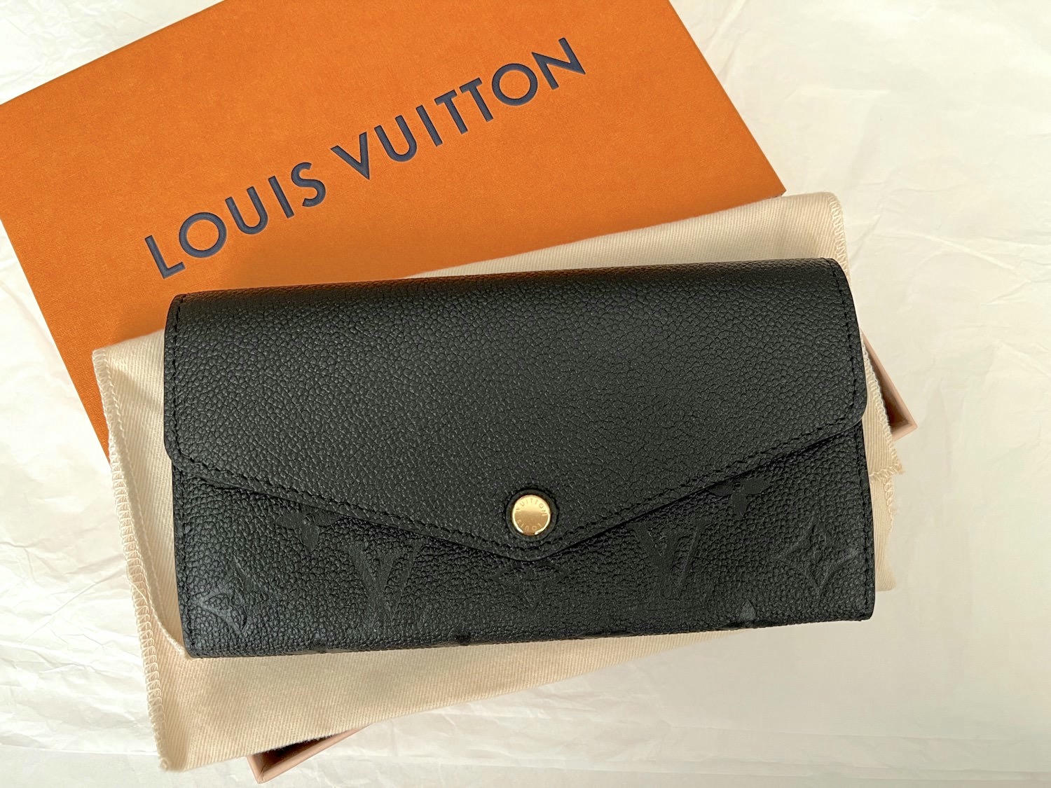 LV SARAH wallet image